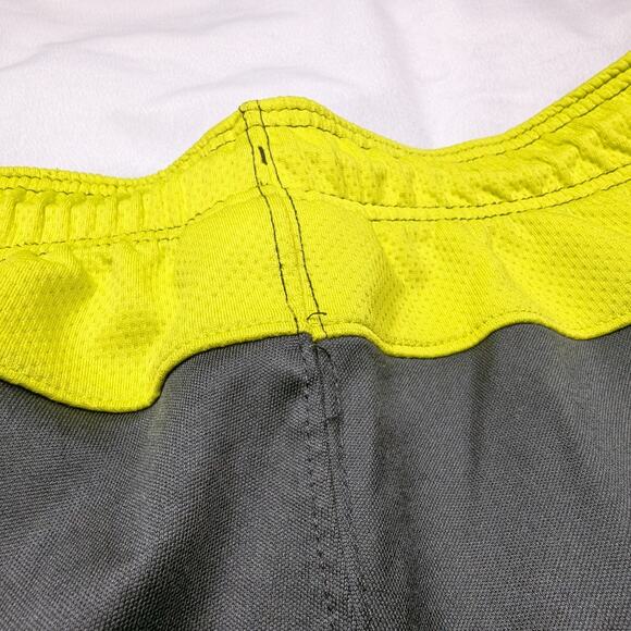 Reebok Men's Activewear Shorts Medium Black/Yellow Used - Picture 5 of 6